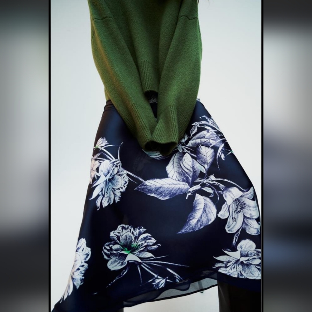 BNWT! Zara Printed satin effect midi skirt - Picture 6 of 6